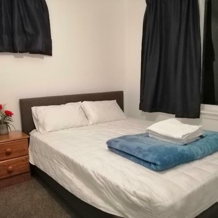 Homestay Double Room, Near The City Center Крайстчърч Екстериор снимка