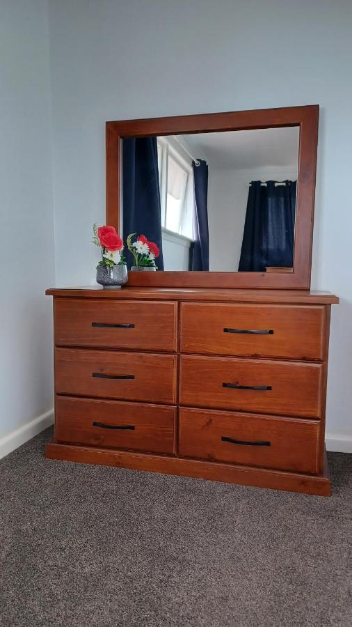 Homestay Double Room, Near The City Center Крайстчърч Екстериор снимка