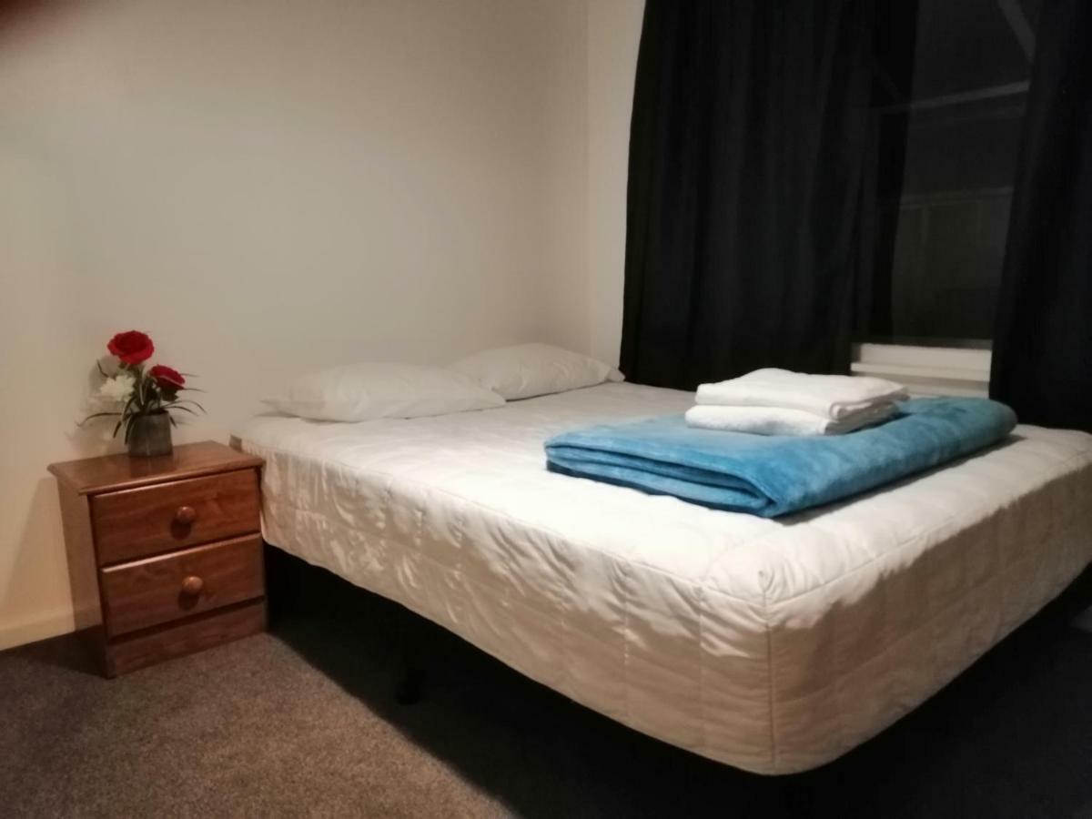 Homestay Double Room, Near The City Center Крайстчърч Екстериор снимка