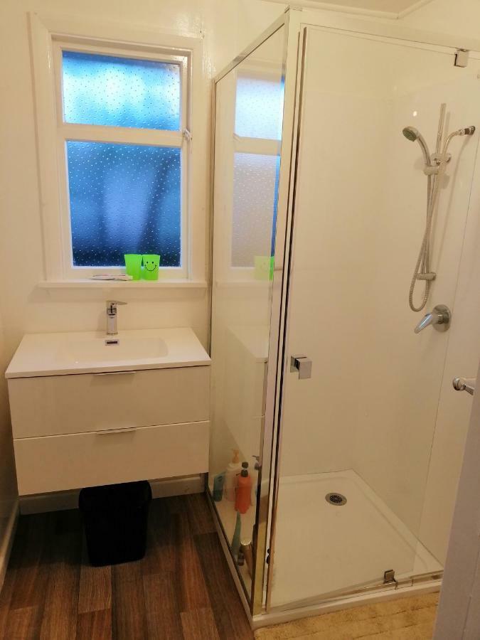 Homestay Double Room, Near The City Center Крайстчърч Екстериор снимка