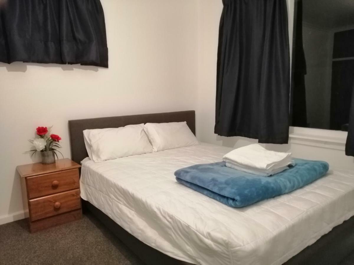 Homestay Double Room, Near The City Center Крайстчърч Екстериор снимка